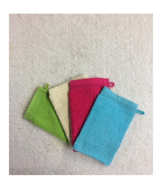 Cadeau naissance: peignoir, bavoir, trousse et...