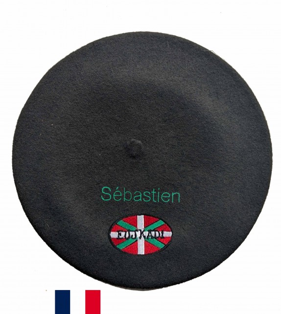 Béret Euskadi noir fabriqué à Bayonne et  personnalisé à...