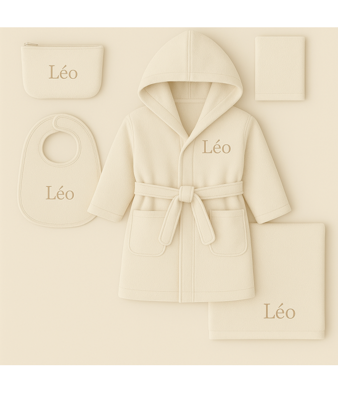 Cadeau naissance: peignoir, bavoir, trousse et...