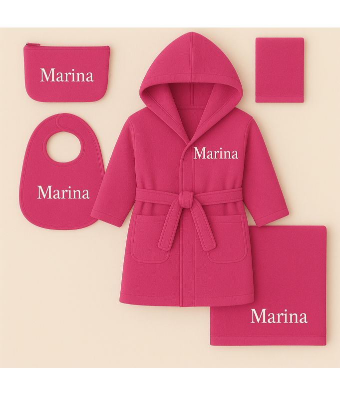 Cadeau naissance: peignoir, bavoir, trousse et...