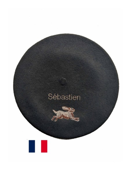 Béret lièvre personnalisé – fabrication à Bayonne, broderie à Ossès