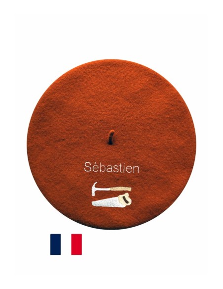 Béret Charpentier personnalisé – fabrication à Bayonne, broderie à Ossès