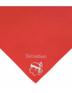 Foulard rouge Tête de Maure personnalisé par broderie